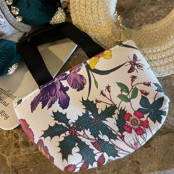 NATASHA Green Velvet Rhinestone Bear Charm Keychain WITH Fashion Accessories - Picture 13 of 17